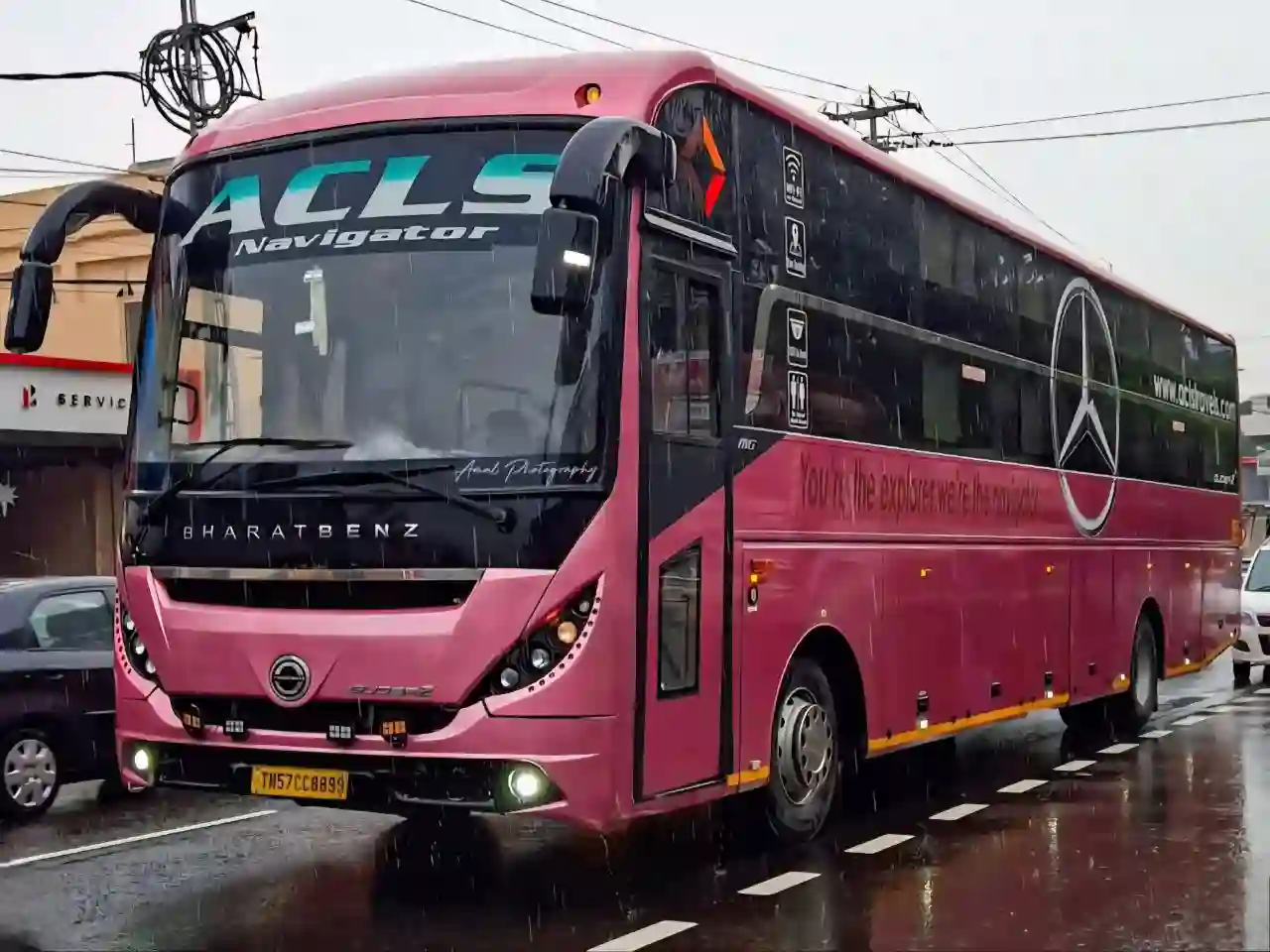 ACLS Navigators bus